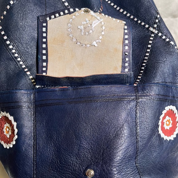 Handmade leather shoulder bag/back pack - Picture 3 of 12